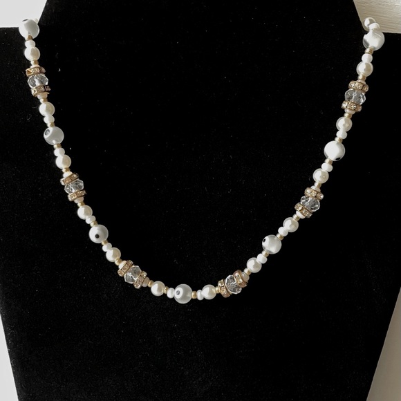 White evil eye necklace - Picture 1 of 3